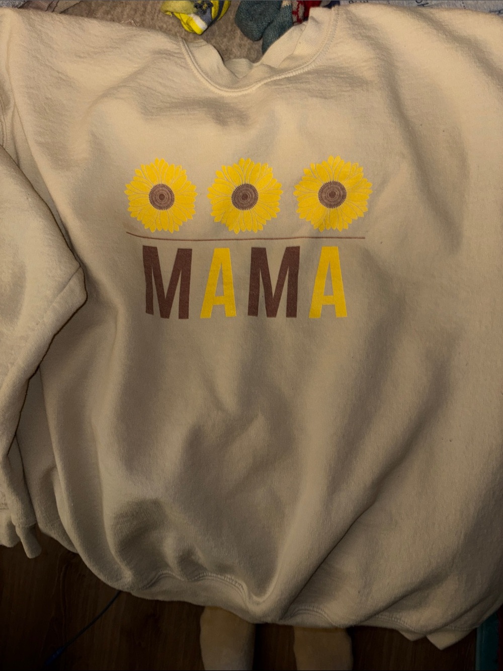 OFFERS OPEN! Women’s XL Gildan Cream Sweatshirt Yellow Sunflower Accents “MAMA”